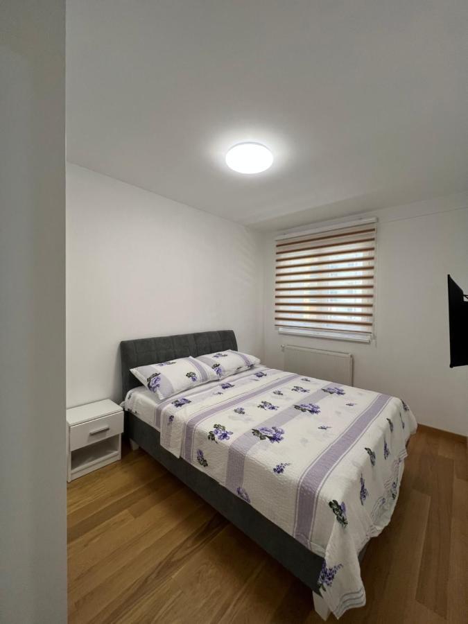 Apartamento Stan Na Dan Viktor-Lukavica SJJ Exterior foto
