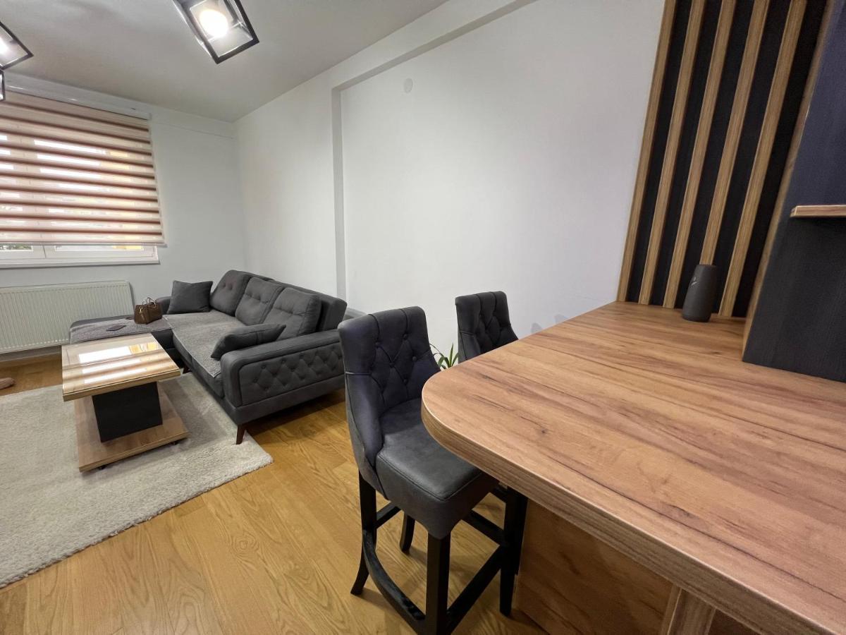 Apartamento Stan Na Dan Viktor-Lukavica SJJ Exterior foto