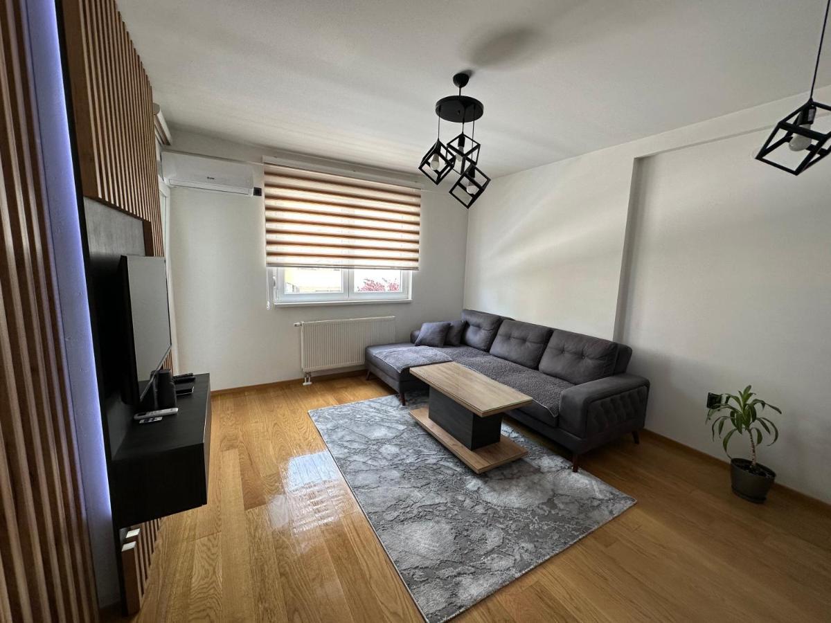 Apartamento Stan Na Dan Viktor-Lukavica SJJ Exterior foto
